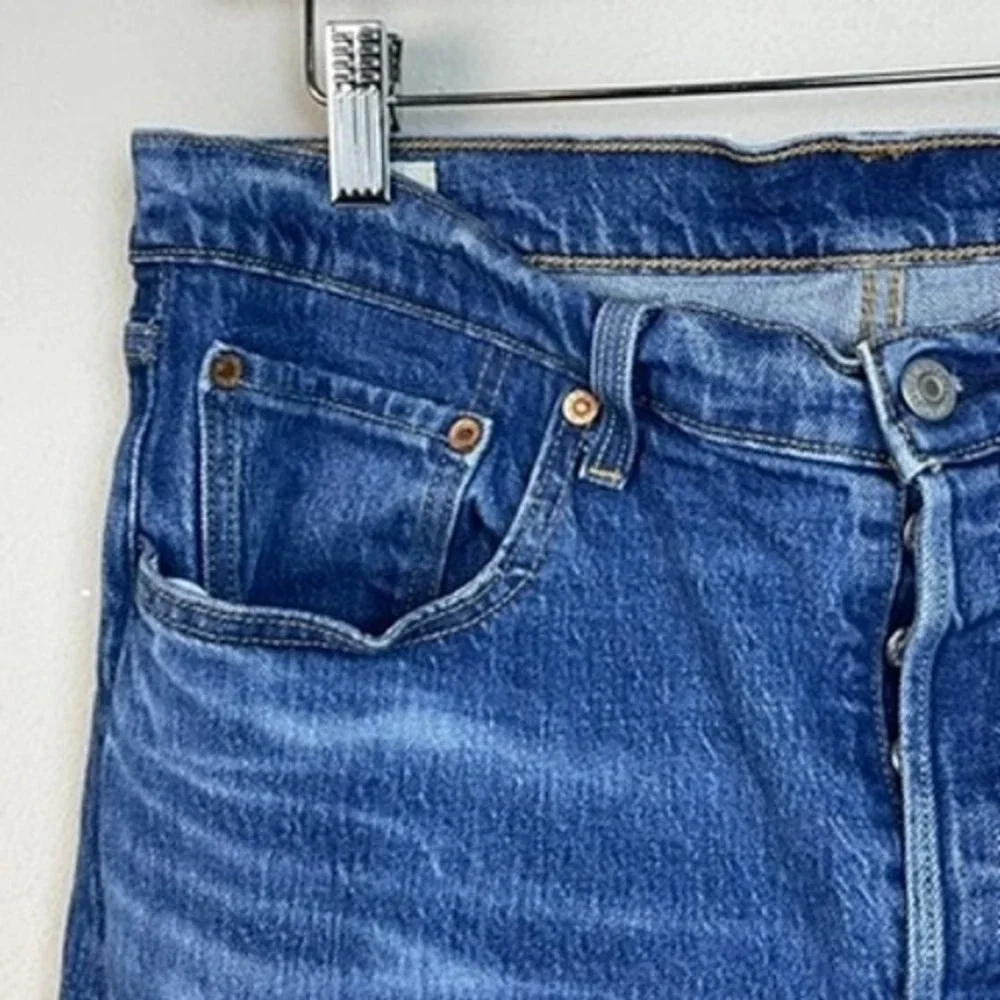Levi Strauss & Co. classic fit